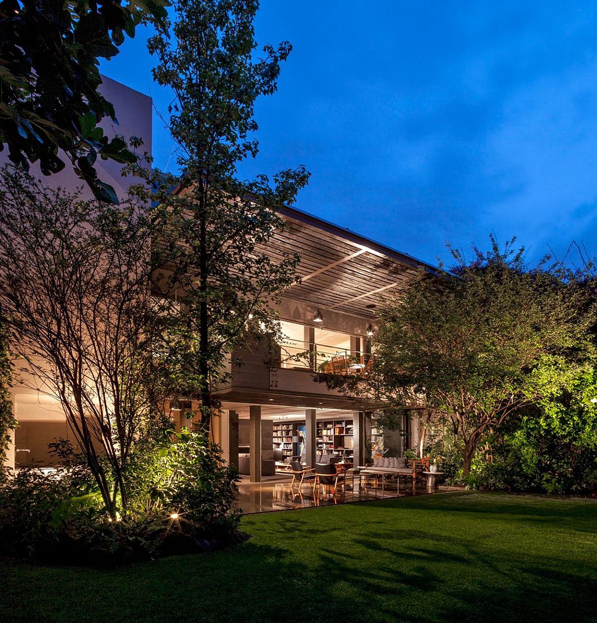1489544596380794.jpg Outdoor-dining-and-hagout-at-the-lavish-home-in-Mexico.jpg