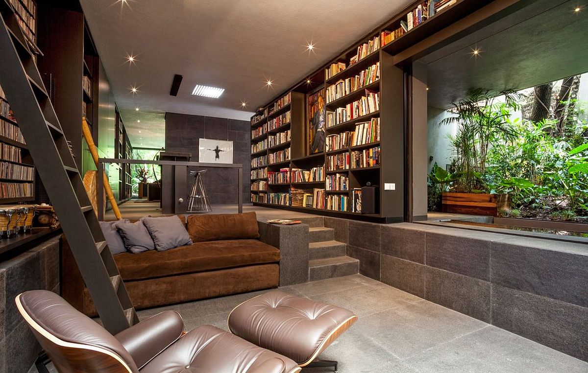 1489544824997857.jpg Sunken-living-room-idea-with-a-view-of-the-green-courtyard-outside.jpg