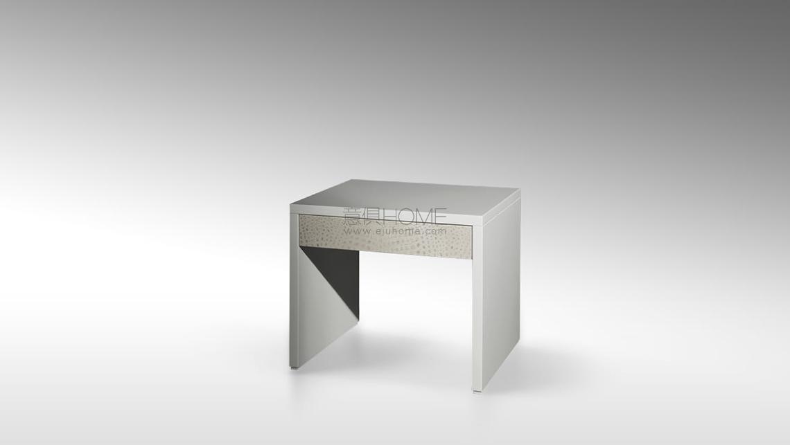Domus Bedside Table 床头柜