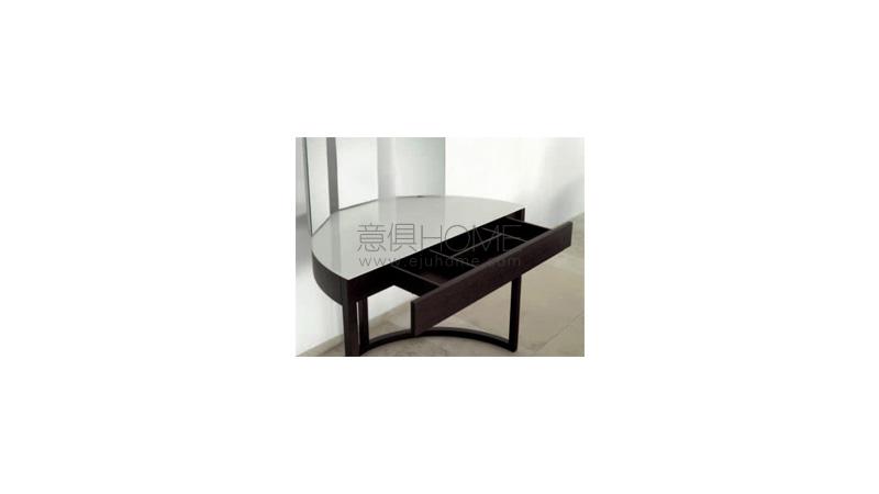 MEGASHOIN TOILETTE 梳妆台