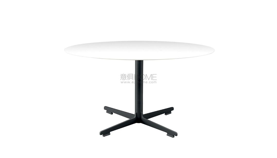 CROSS TABLE - 573 桌子