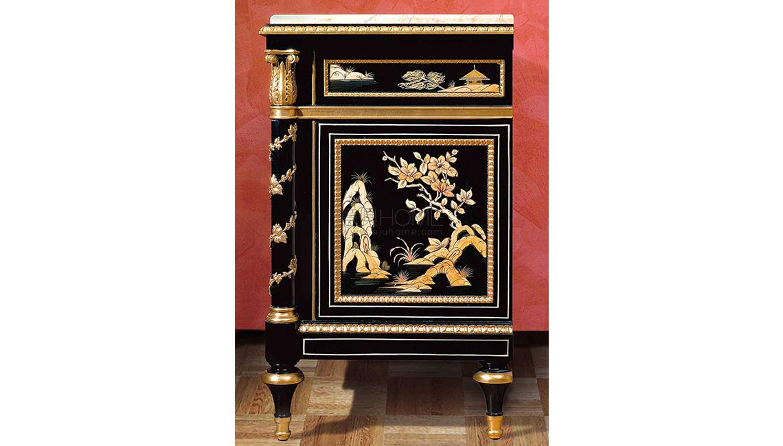China collcetion Louis XV 边柜