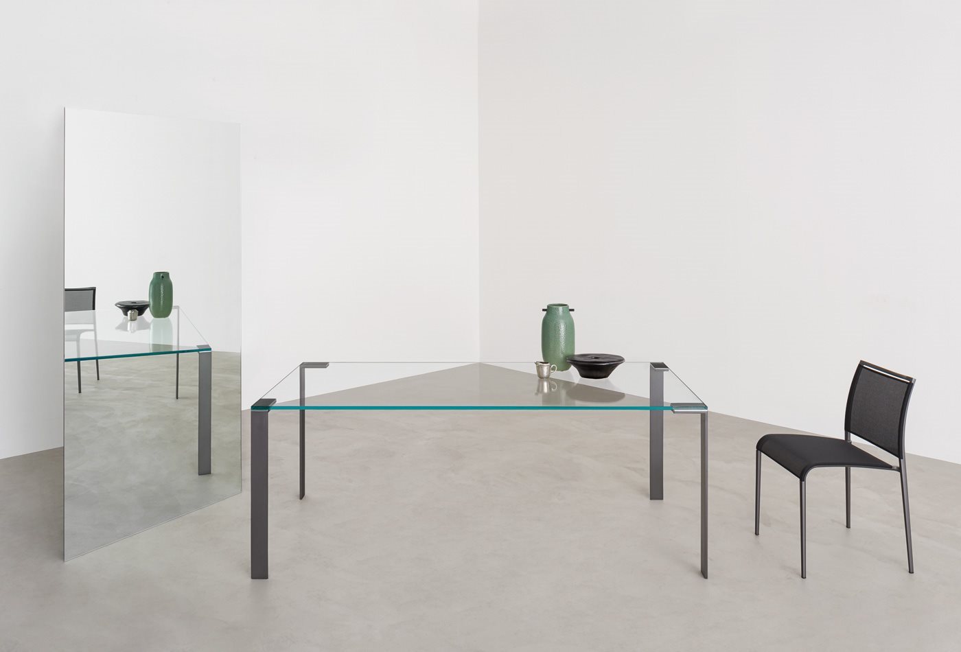 Liko Glass 长餐桌