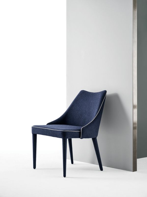 CLARA ARMCHAIR 休闲椅